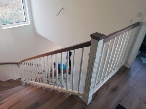 Lackierte Geländer Stufe