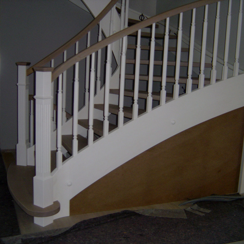 Wangenstiege lackiert