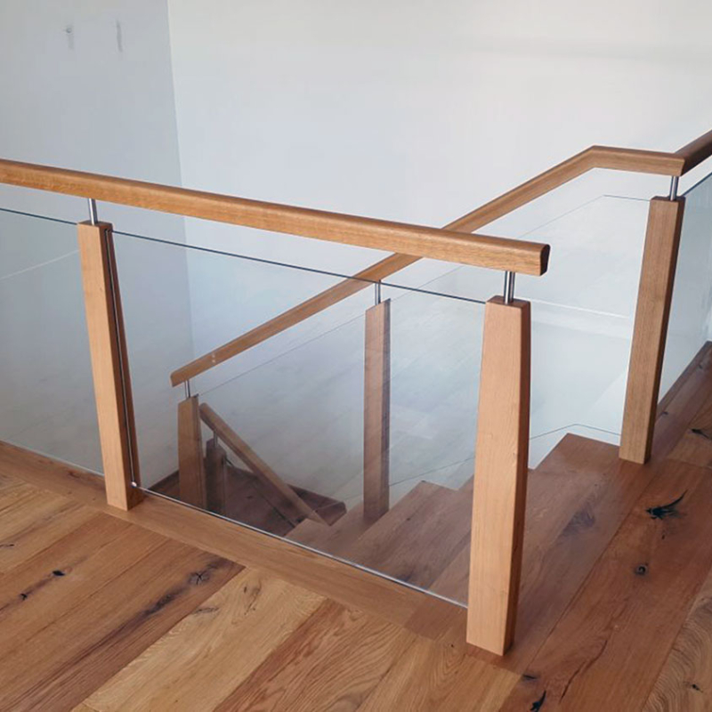 Satteltreppe Geländer