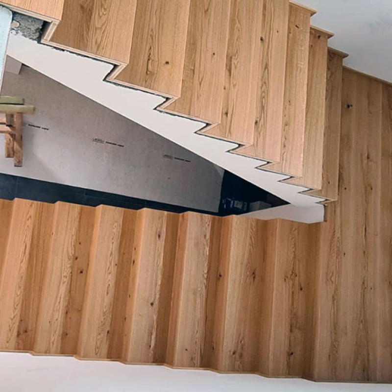 Baustelle Stiege verkleiden